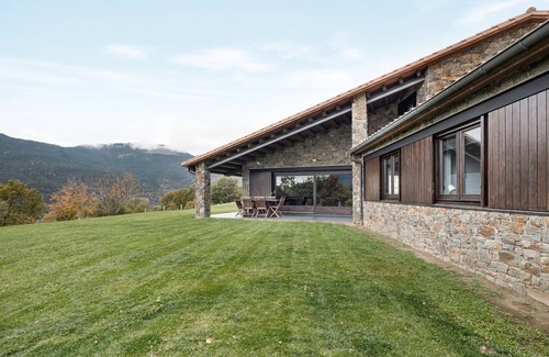 Campelles Ski Chalet | Chalet 'Casa Campelles 1' with Mountain View, Private Terrace and Wi-Fi