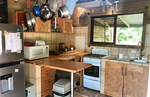 Uvita Ski Chalet | Chalet Casa Mediterranea with botanical garden near the beach and the forest