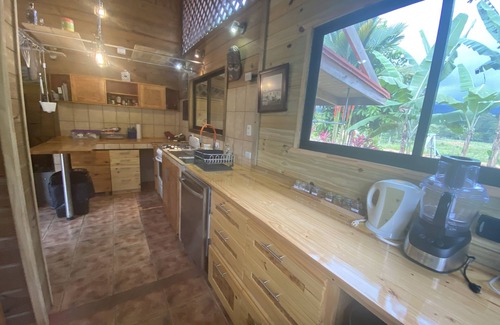 Uvita Ski Chalet | Chalet Casa Mediterranea with botanical garden near the beach and the forest