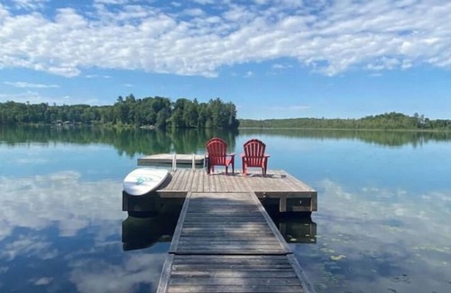 Clarendon Cottage | Chalet Casa Nina/ waterfront cottage