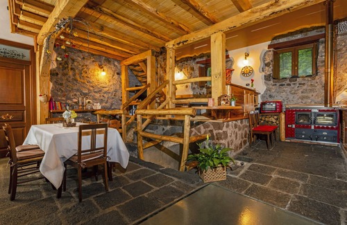 Linguaglossa Ski Chalet | Chalet "Casa U Parmento" on the Etna Natural Park with Garden & Terrace