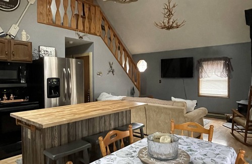 Markey Township Ski Chalet | Chalet, centrally located near Higgins and Houghton Lake