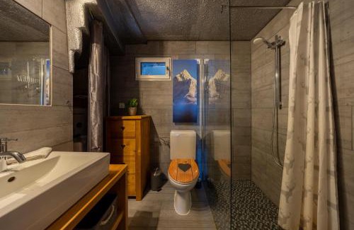 Saint-Pierre-de-Clages Ski Chalet | Chalet Chanterelle - Cosy et montagnard