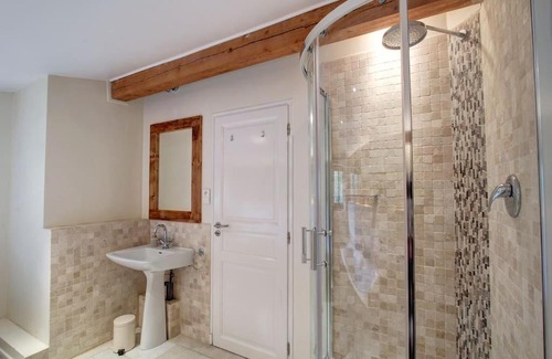 Le Lavancher Ski Chalet | Chalet Clara