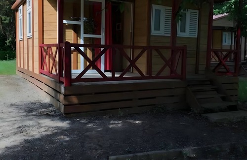 Bretagne-d'Armagnac Apartment | Chalet 'Club 5 Personnes 88' with Private Terrace, Private Garden and Wi-Fi