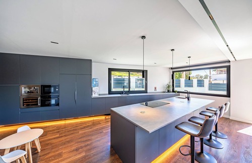 Torremolinos Ski Chalet | Chalet con Piscina Villaspainexperience