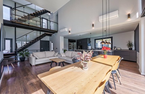 Torremolinos Ski Chalet | Chalet con Piscina Villaspainexperience