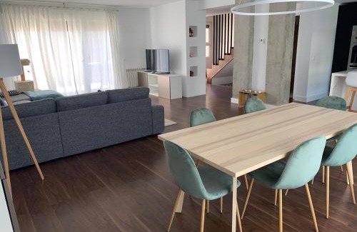 Arroyomolinos House | Chalet con piscina privada a 25 min de Madrid