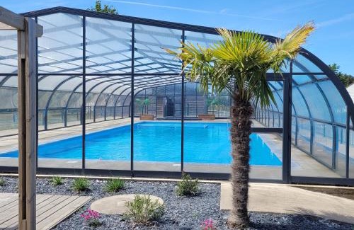 Marzan Ski Chalet | Chalet Confort 2 Chambres avec Piscine Chauffée et Climatisation en Bretagne Sud - FR-1-783-19