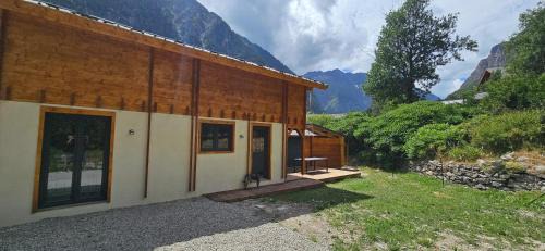 Venosc Ski Chalet | Chalet confortable à Les Deux Alpes 77 m² avec vue