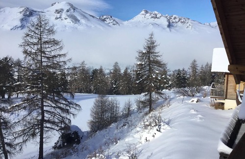 La Joue du Loup Ski Chalet | Chalet Cosy 105m2, VUE Imprenable ET Acces Piscine Collective EN Cadeau