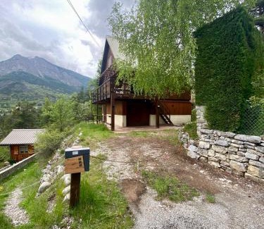 Colmars Ski Chalet | Chalet cosy, Colmars les Alpes