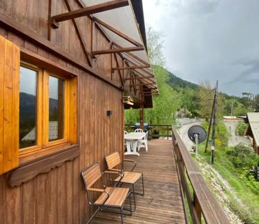 Colmars Ski Chalet | Chalet cosy, Colmars les Alpes