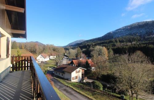 Rochesson House | Chalet cosy en bordure de forêt avec wifi, terrasse et équipements complets à Rochesson - FR-1-589-235