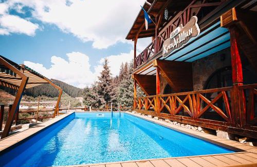 Palyanytsya Hotel | Chalet CrepDeChine Hotel