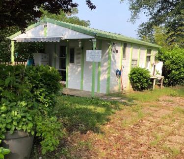 Chazelles-sur-Lyon Ski Chalet | Chalet dans camping avec piscine