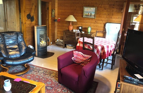 Onnion Ski Chalet | Chalet Dans la Nature Mais pas Isolé. Altitude 900 m