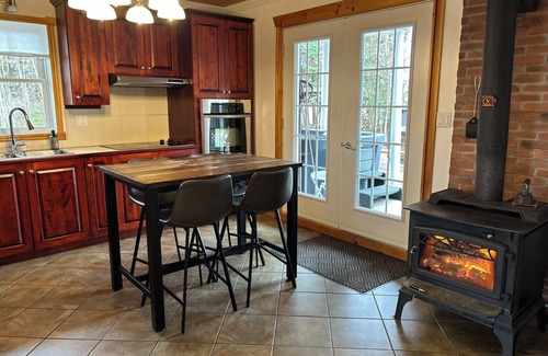 Beaulac-Garthby Ski Chalet | Chalet de la Baie with spa and sauna, waterfront