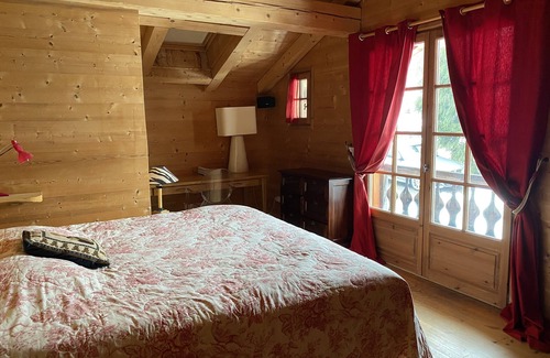 Demi-Quartier Bed & Breakfast | Chalet de Mado