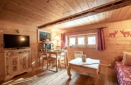Ronco Bed & Breakfast | CHALET DEI FIORI - ROOM & APARTMENT