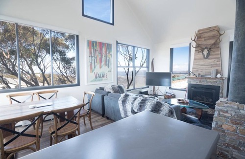 Hotham Heights Ski Chalet | Chalet DeichnSki-in/Ski-out