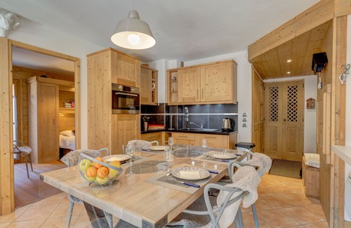 Cohennoz Apartment | Chalet des Oursons - Two Bedroom Apartment, Sleeps 5