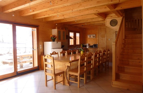 Les Orres Ski Chalet | Chalet 'Deux Grands Chalets Communicants' with Mountain View, Shared Pool and Wi-Fi