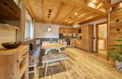 Kolling Ski Chalet | Chalet Dirndl und Buam