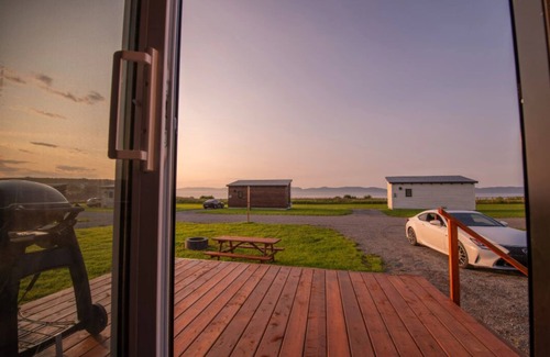 Gaspe Cabin | Chalet double arrière style suisse
