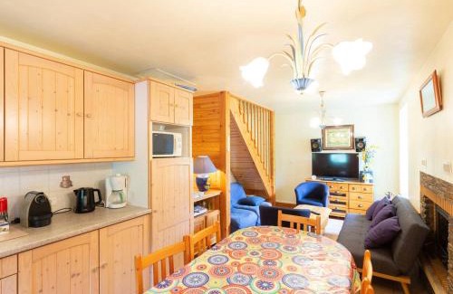Loudervielle Ski Chalet | Chalet Duplex à Peyragudes – 3 Chambres, Cheminée, Terrasse, Près des Sentiers et Télécabine - FR-1-695-38