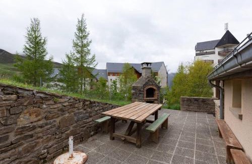 Loudervielle Ski Chalet | Chalet Duplex à Peyragudes – 3 Chambres, Cheminée, Terrasse, Près des Sentiers et Télécabine - FR-1-695-38