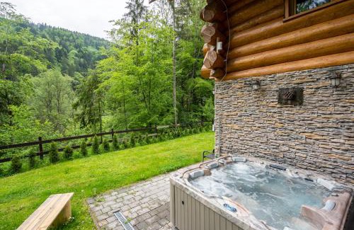 Bystra Ski Chalet | Chalet Durik Bystra - Jacuzzi - Sauna - In the forest - 10 min walk to restaurant - On hiking trail