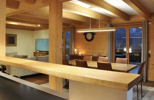 Ormont-Dessus Ski Chalet | Chalet Edelweiss Stunning Glacier View