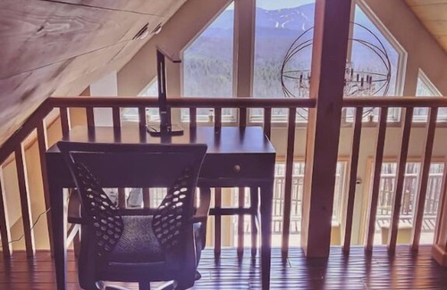 Jewett House | Chalet Eglantine Mountain Retreat