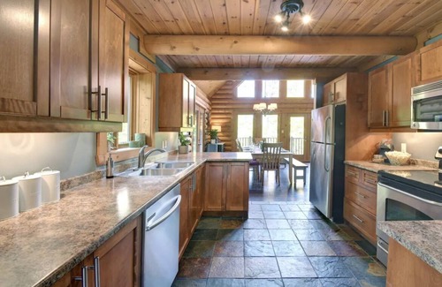 Labelle Ski Chalet | Chalet en Bois Rond Avec SPA/LAC À Proximité/Tremblant