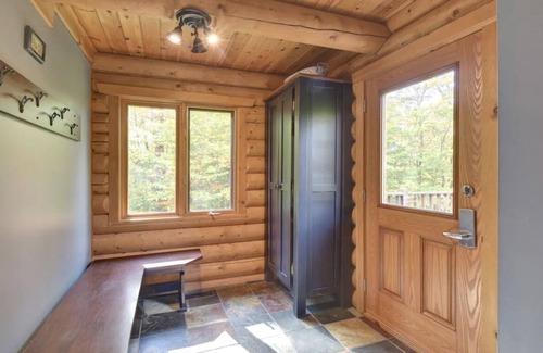 Labelle Ski Chalet | Chalet en Bois Rond Avec SPA/LAC À Proximité/Tremblant