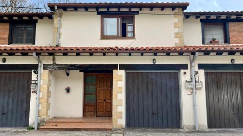 Barcenillas House | Chalet en entorno rural a 15 minutos de la playa.