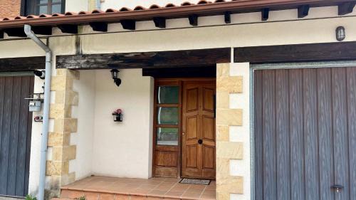Barcenillas House | Chalet en entorno rural a 15 minutos de la playa.