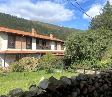 Barcenillas House | Chalet en entorno rural a 15 minutos de la playa.