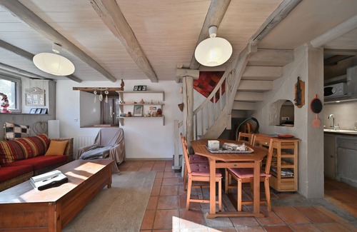 Bonac-Irazein House | Chalet En so de Gusti – Peaceful Escape in the Pyrenees, Perfect for Hiking & Relaxation