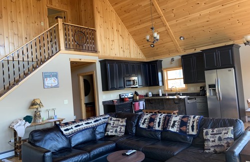 Bethel Ski Chalet | Chalet Family-Friendly Near Sunday River And Carters XC Skiing