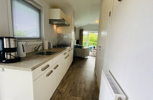 Ouwerkerk House | Chalet for 4 persons on a cozy campsite in Ouwerkerk