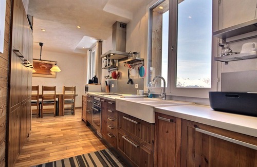 La Roche Ski Chalet | Chalet for 12 with sauna, jacuzzi, wifi, parking, pets allowed