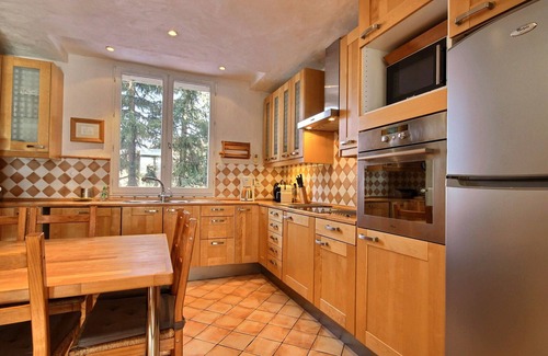 La Roche Ski Chalet | Chalet for 12, sauna, jacuzzi, pets allowed, parking