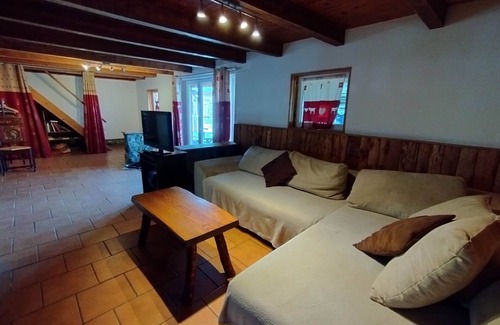 Besse-et-Saint-Anastaise Ski Chalet | Chalet in the heart of nature, ideal for families, pets allowed