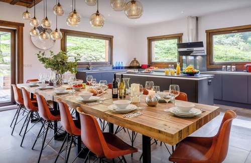 Saint-Gervais-les-Bains Ski Chalet | Chalet Woodman - alpine base for 14, spa and summer pool - OVO Network