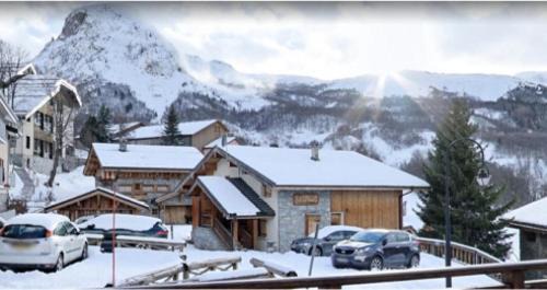 Saint-Martin-de-Belleville Apartment | Chalet Des Encombres - Chalet au centre de St Martin de Belleville, proche du téléski MAE-4314