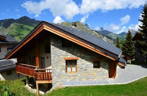 Saint-Martin-de-Belleville Apartment | Chalet Des Encombres - Chalet au centre de St Martin de Belleville, proche du téléski MAE-4314
