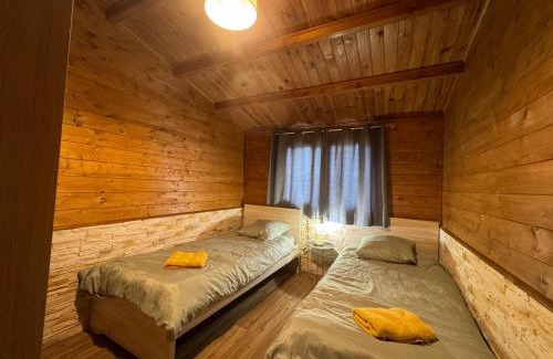 Saint-Pourcain-sur-Sioule Ski Chalet | Chalet- Le Samoyède