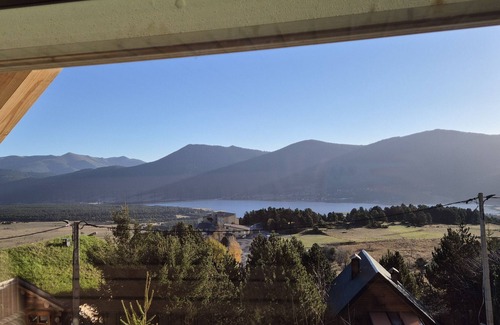 Les Angles Ski Chalet | Chalet 'G2' with Lake View, Private Terrace and Wi-Fi